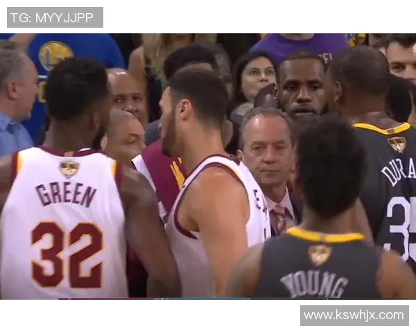 冲突再度升级库里赛场怒斥教练双方激烈争执引发热议